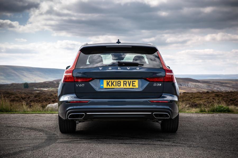  Volvo V60 D3 Inscription 2018 года  (UK) (фото 19 из 40)